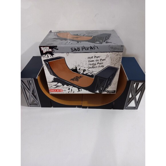 Tech Deck Sk8 Parks Target Exclusive Half Pipe - With Box - Picture 1 of 3